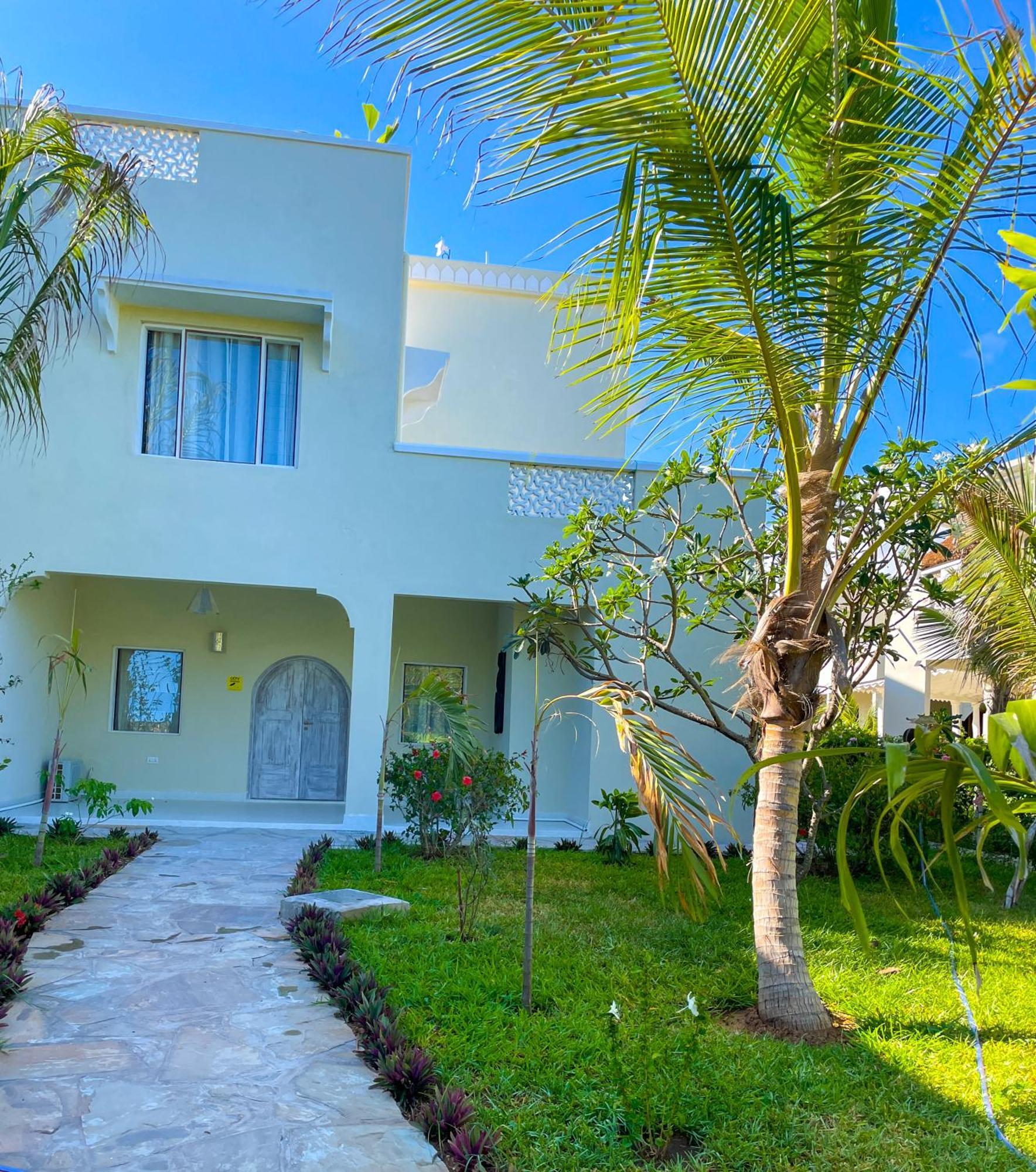 White Villa - Paparemo Beach Watamu Bagian luar foto