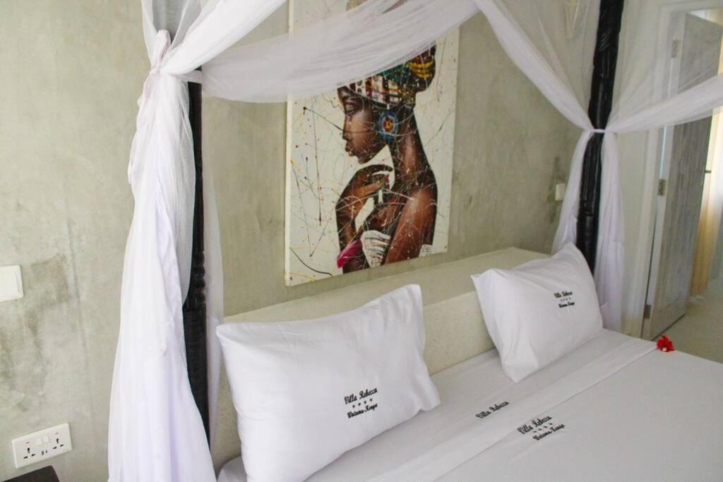 White Villa - Paparemo Beach Watamu Bagian luar foto