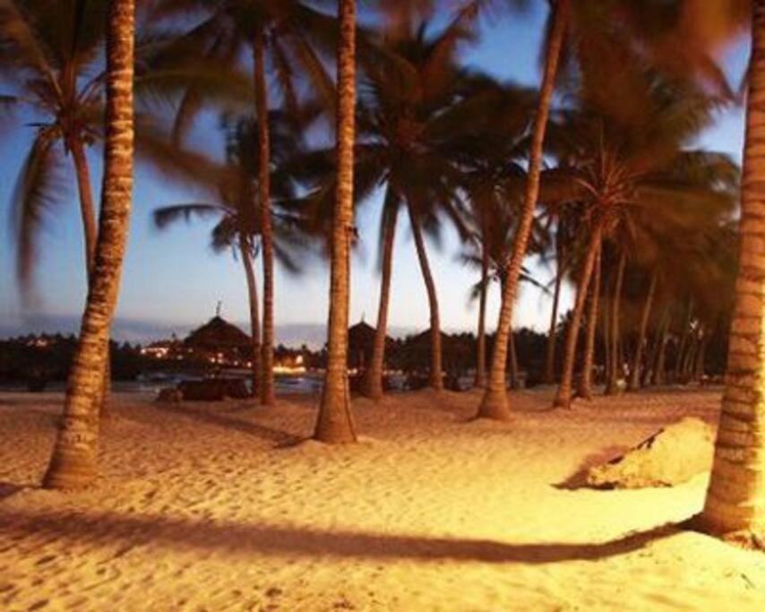White Villa - Paparemo Beach Watamu Bagian luar foto