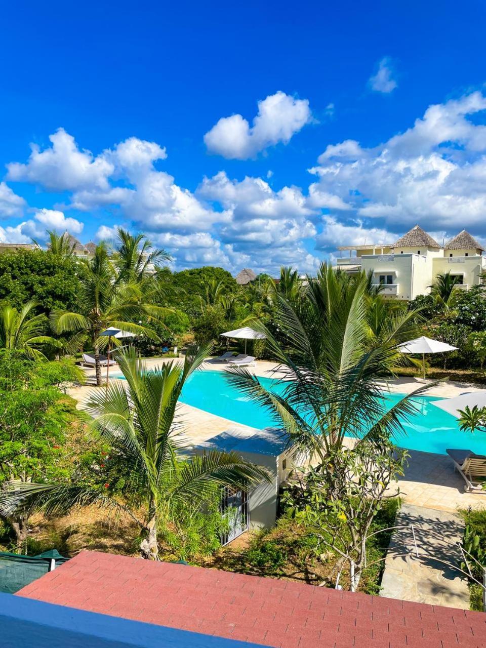 White Villa - Paparemo Beach Watamu Bagian luar foto