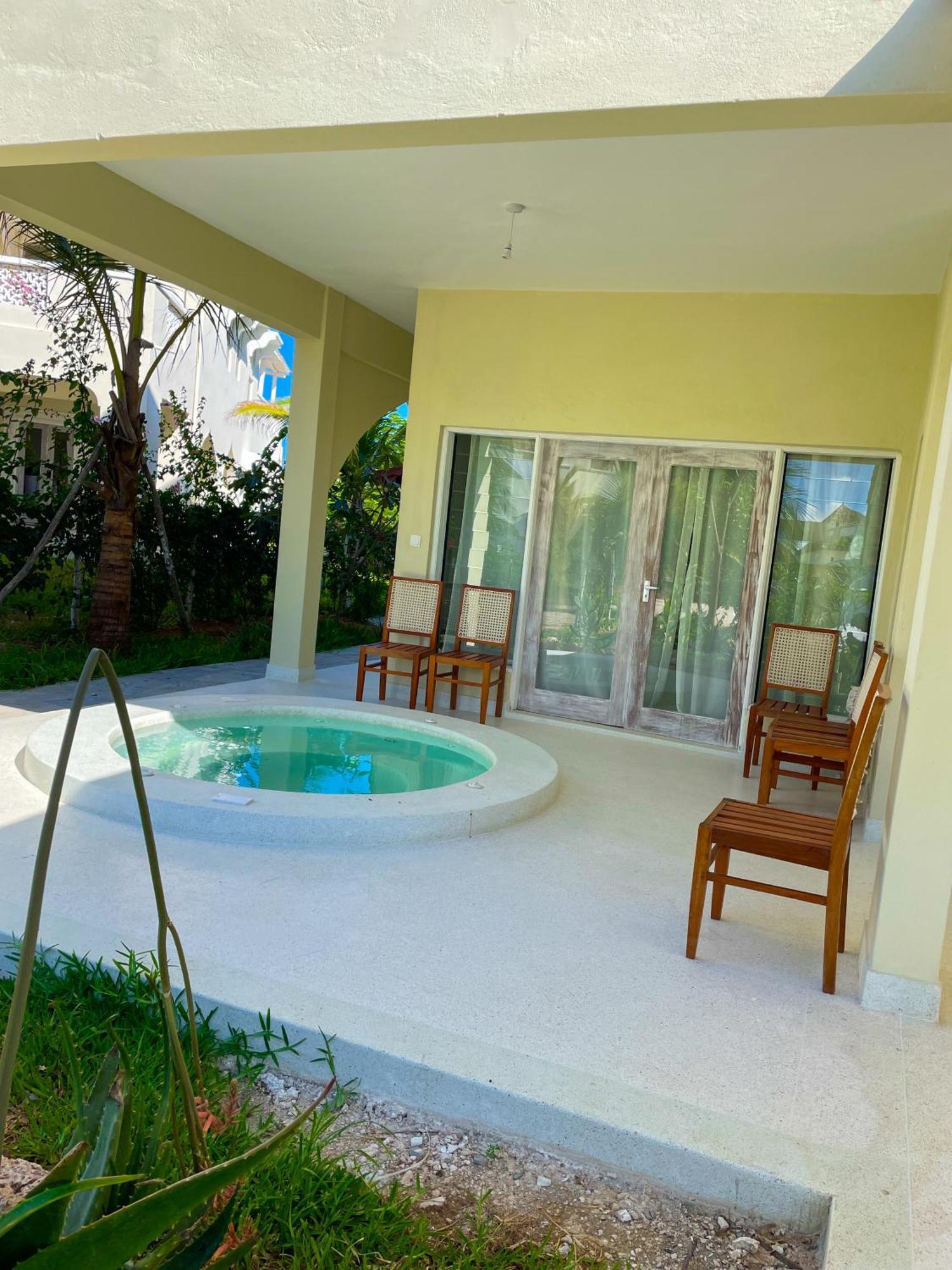 White Villa - Paparemo Beach Watamu Bagian luar foto